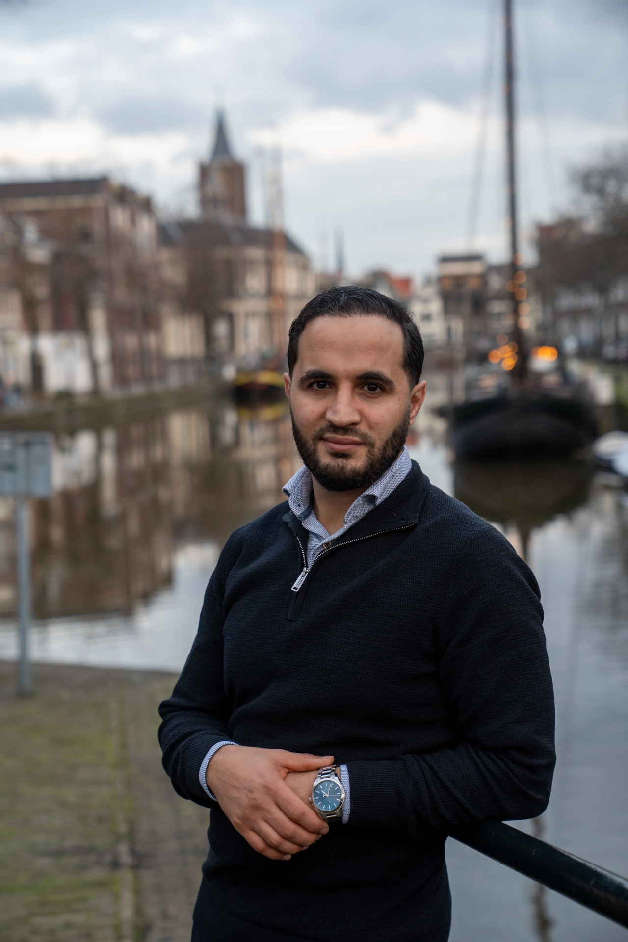 Denk wil weten waarom er geen bussen rijden rond Harga