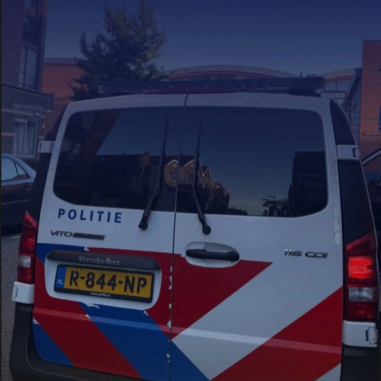 Politie haalt ruziemakers uit elkaar