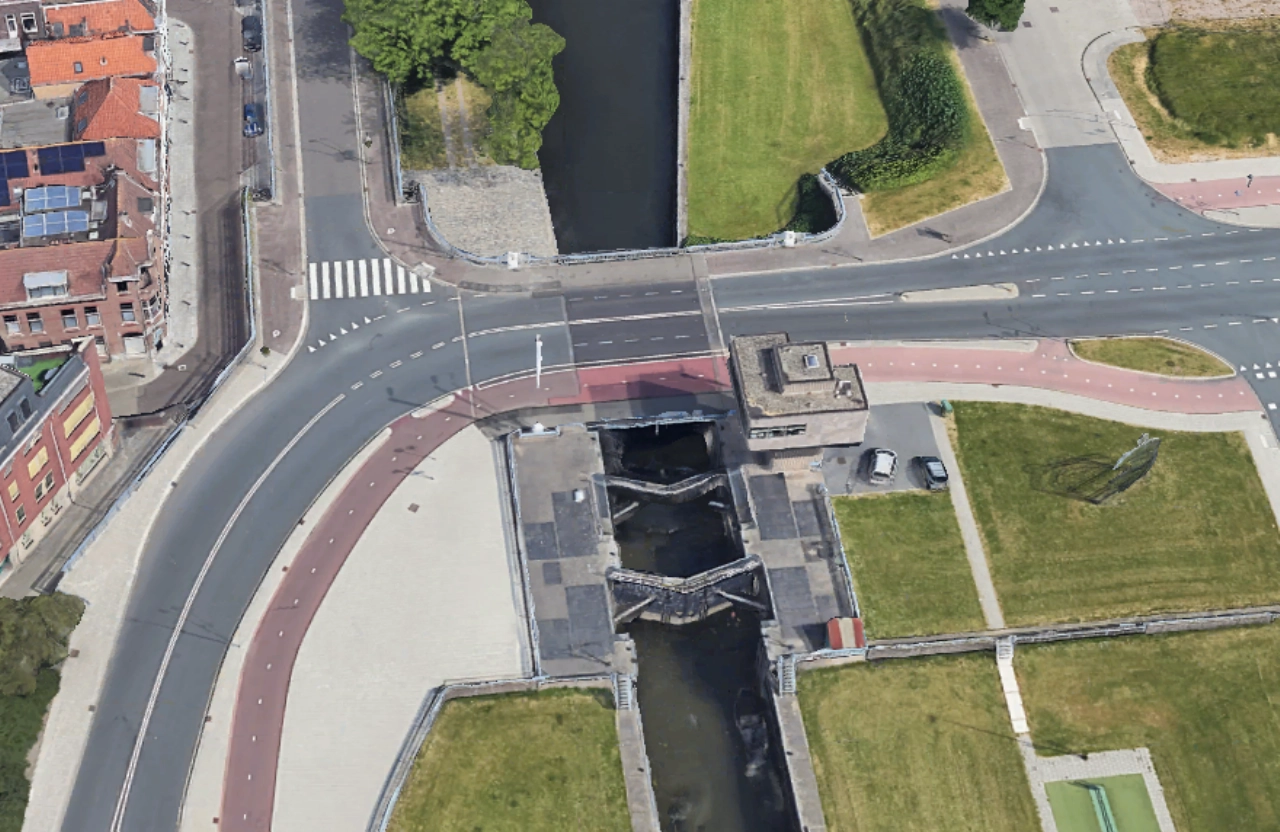 Zwemmen in de haven ontraden om  slechte waterkwaliteit