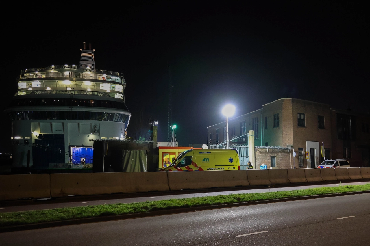 Politie rukt uit voor vechtpartij op opvangschip