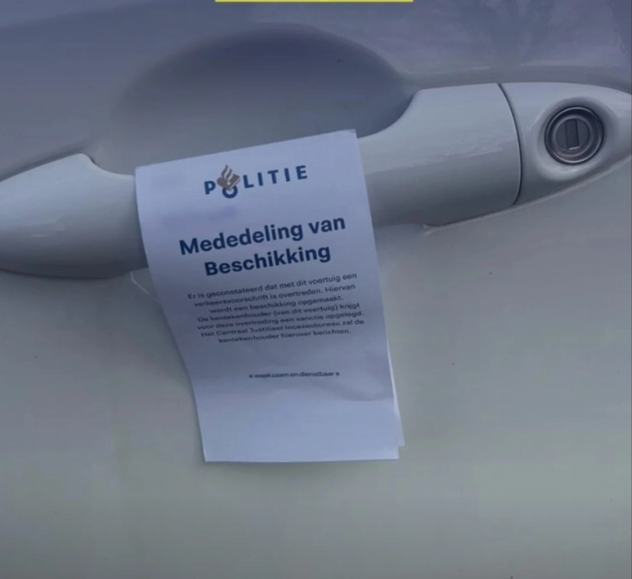 Twaalf parkeerbekeuringen op Nolenslaan