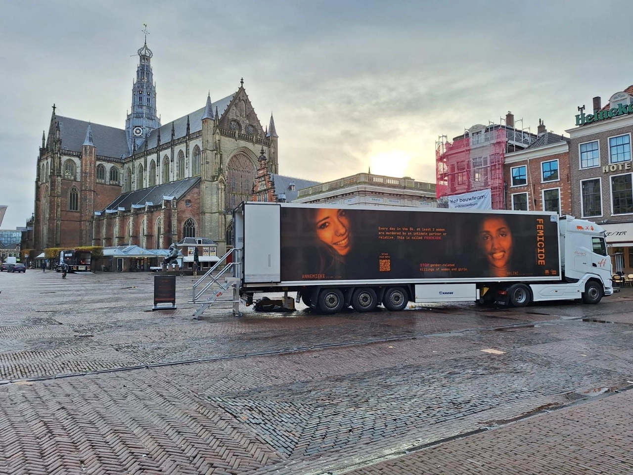 Vrachtwagenbioscoop over femicide op Stadserf