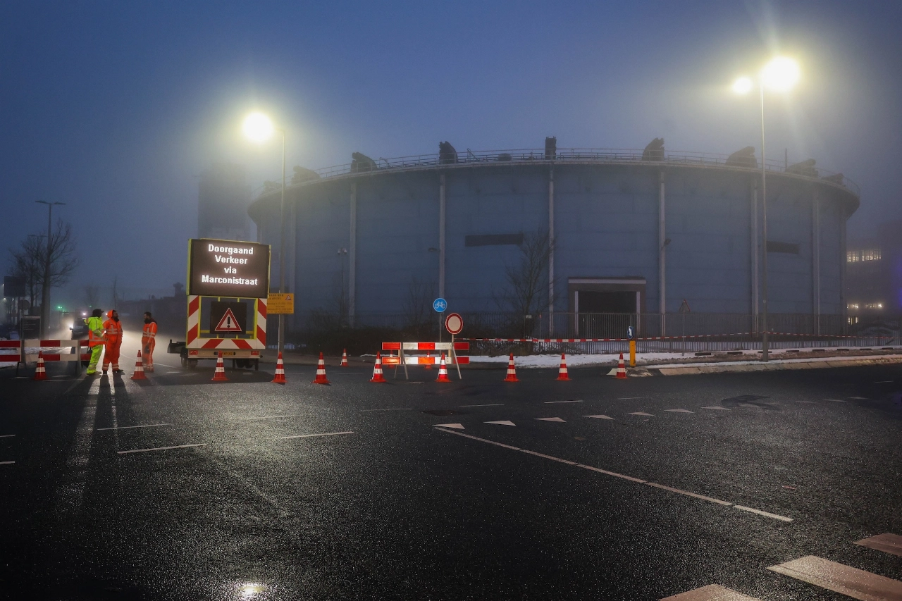 Dak van Ferro Dome dreigt in te storten