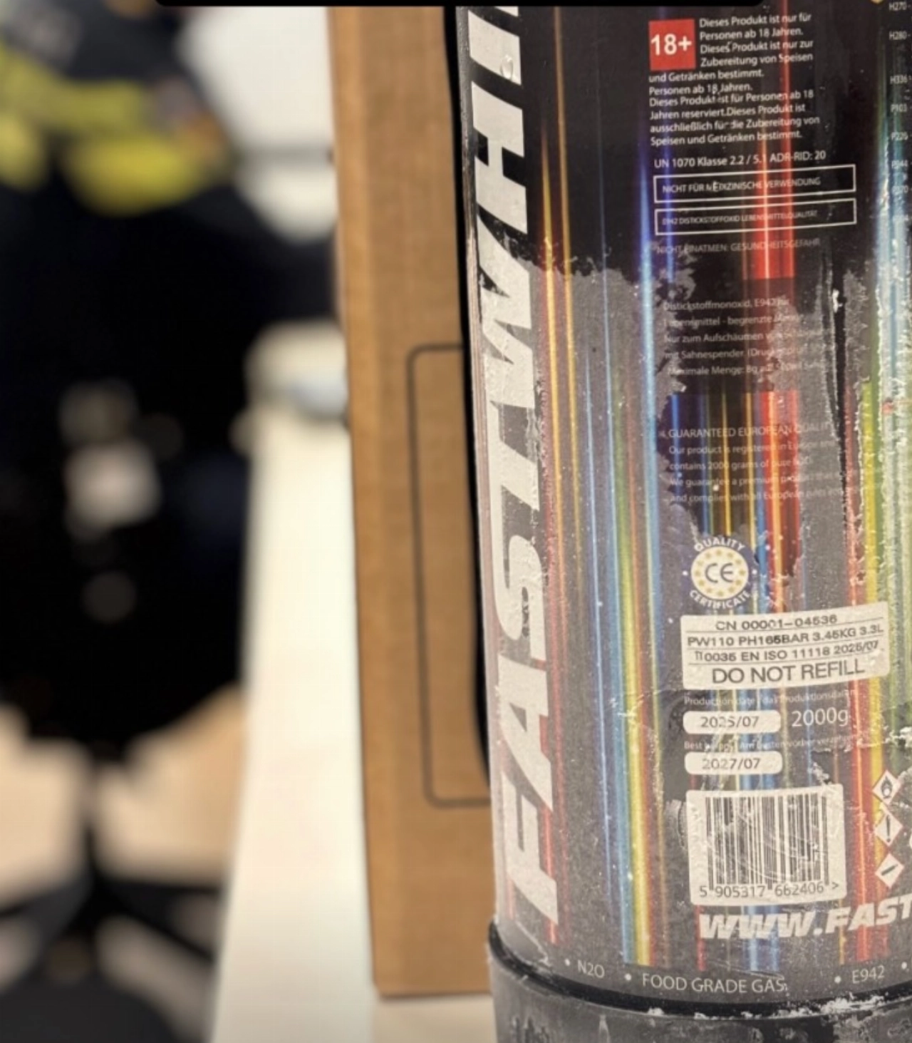 Aanhouding voor rijden onder invloed - van lachgas