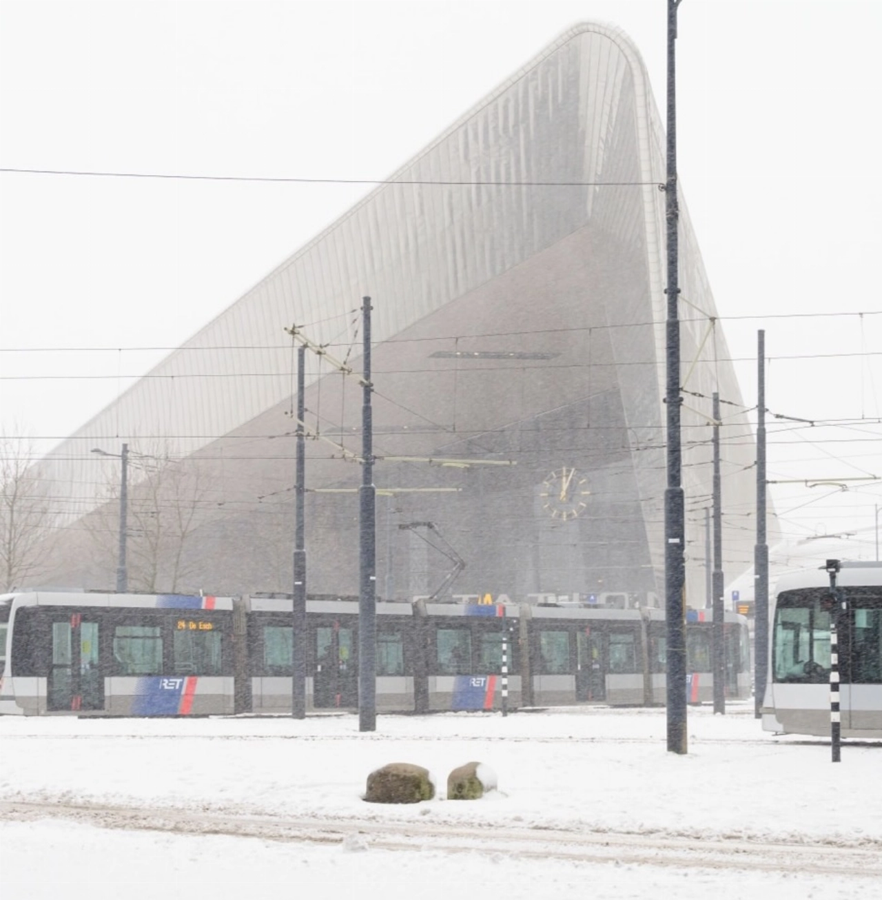RET: bussen rijden niet, tram en metro wel