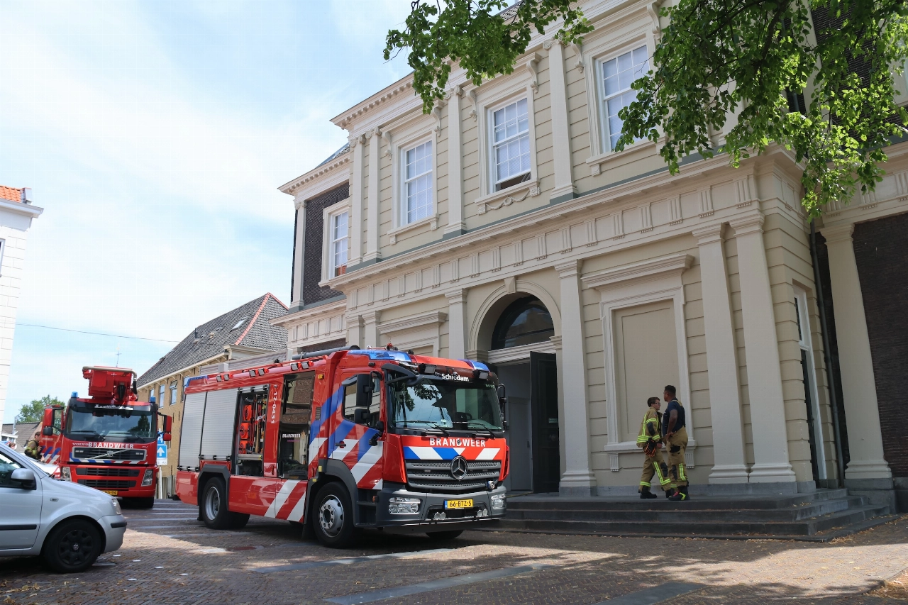 Brandweer rukt uit naar Korenbeurs