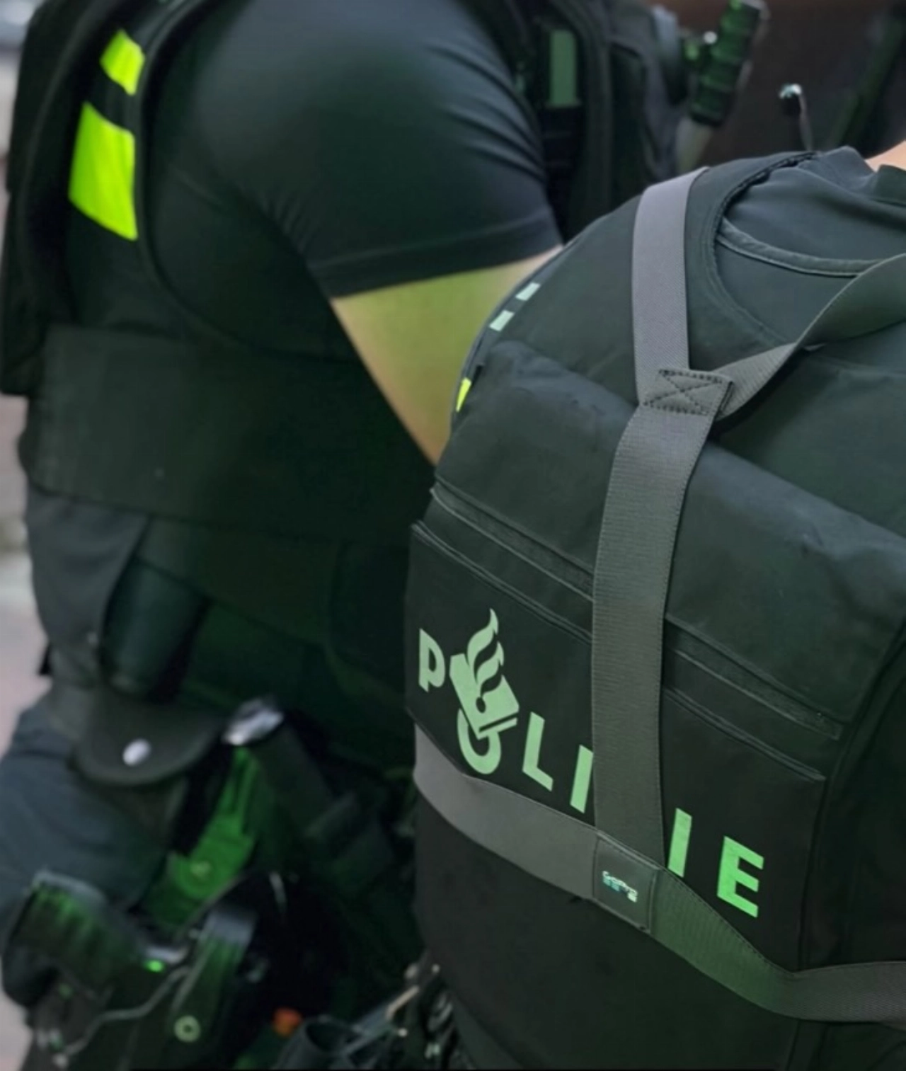 Zes man met benaderingstechniek door politie aangehouden