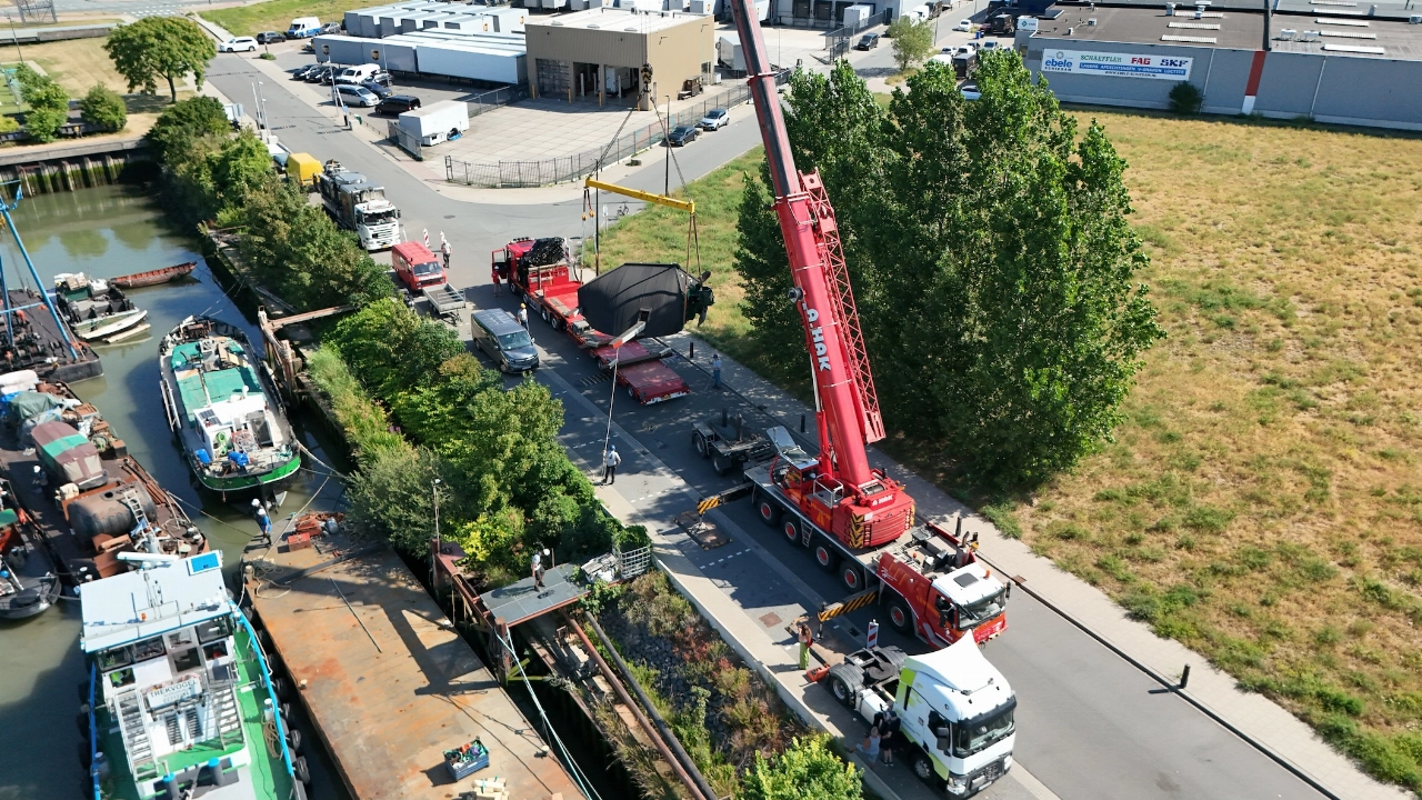 Schiedamse werkplaats bezorgt molen Stavenisse vernieuwde kap