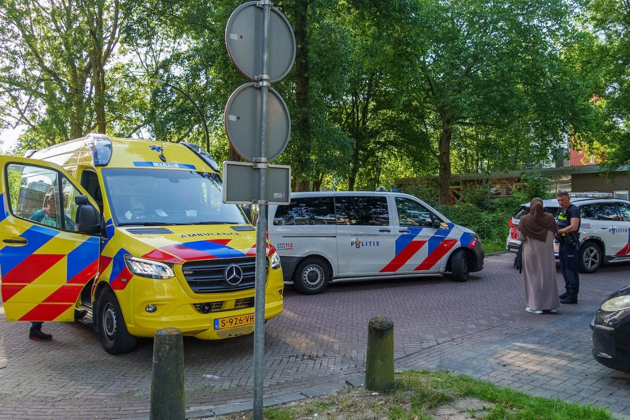 Baby alleen achtergelaten in kinderdagverblijf