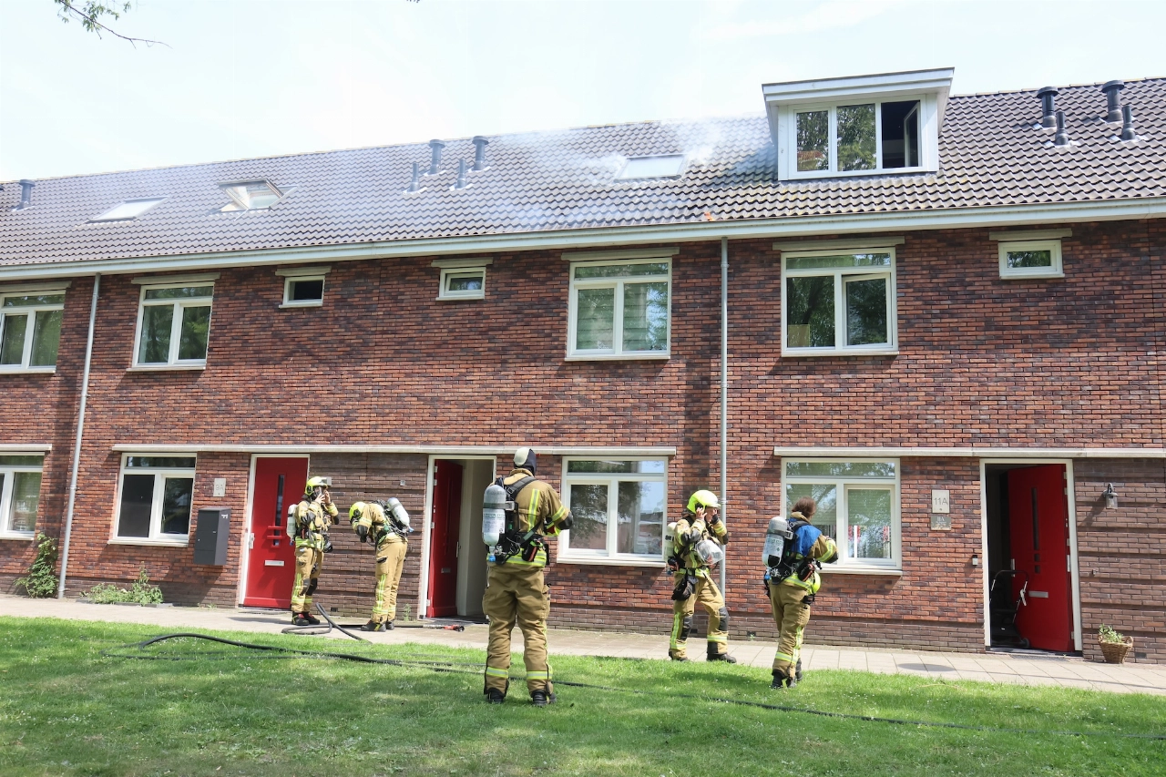 Uitslaande dakbrand op Buys Ballotsingel