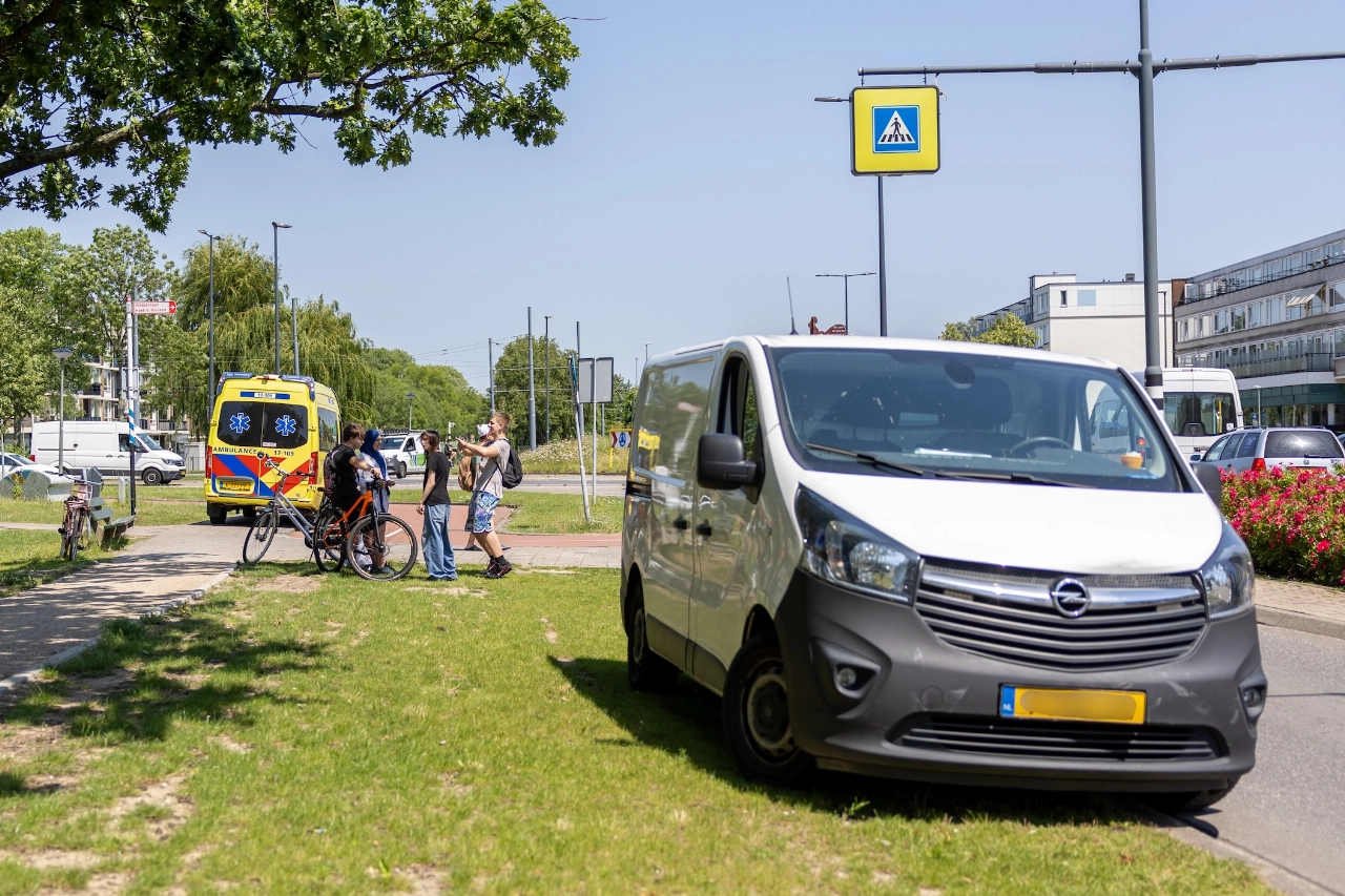 Meisje aangereden op Nieuwlandplein