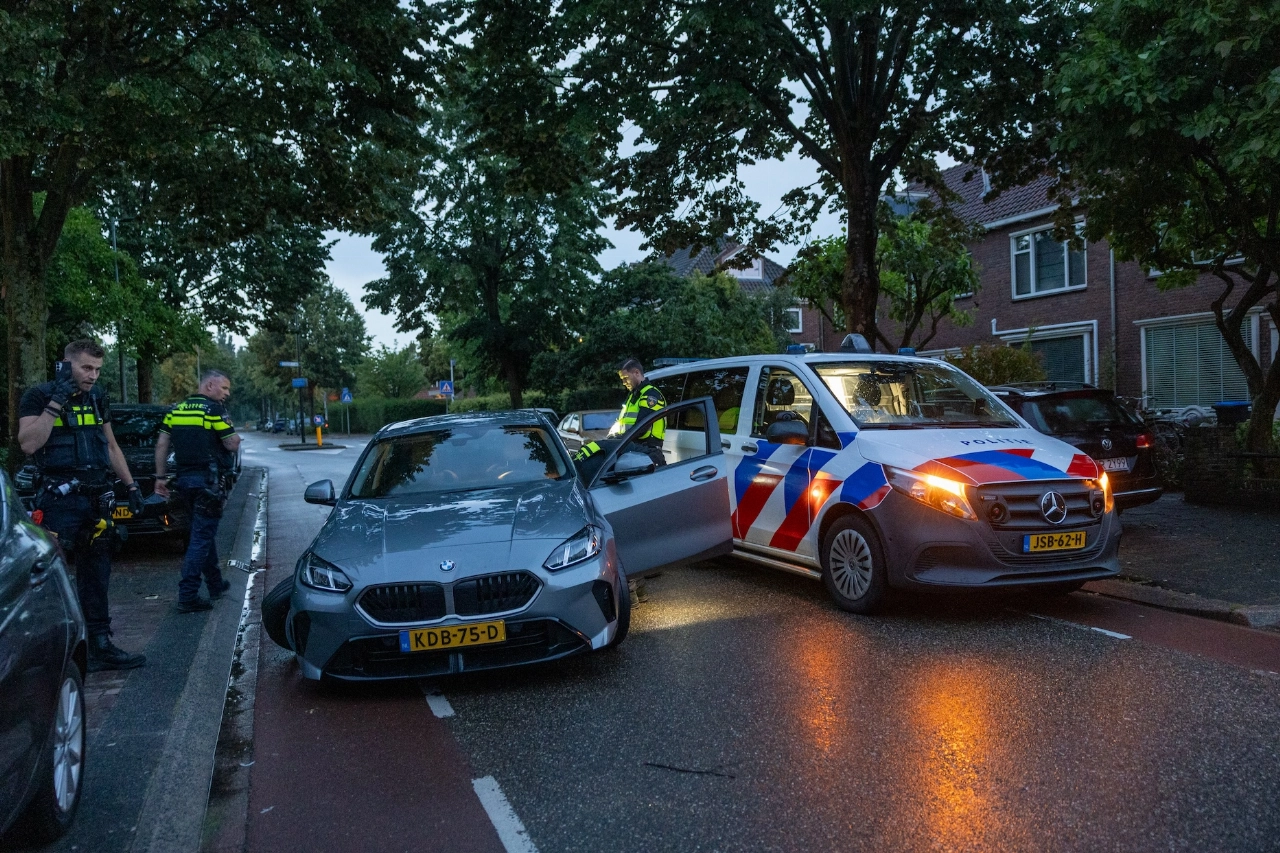 Auto crasht na achtervolging