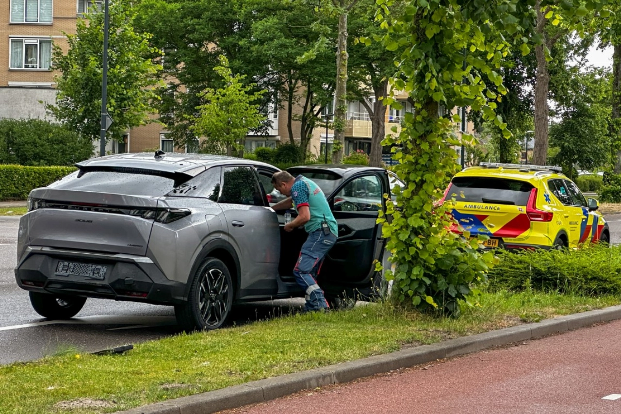 Kop-staartbotsing in Schiedam