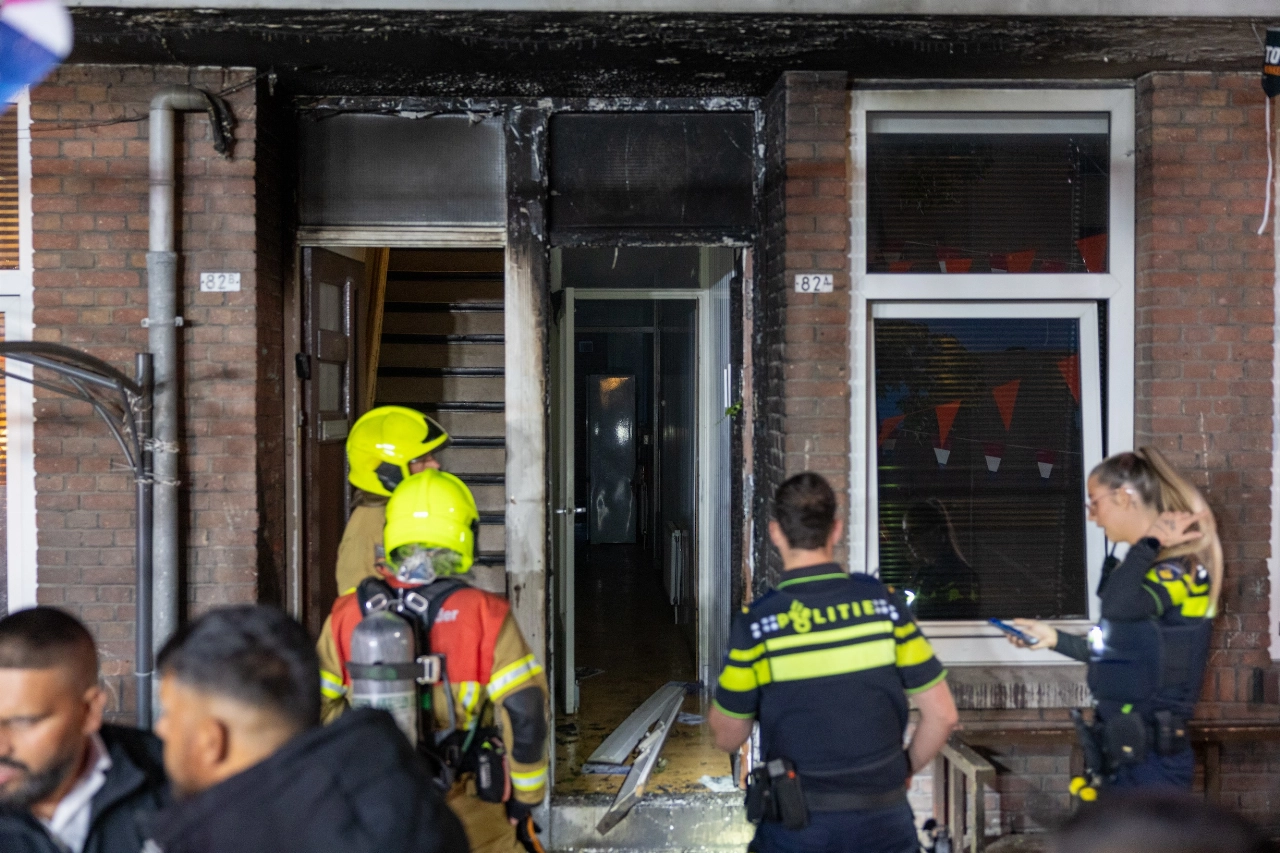 Voordeur in brand gestoken