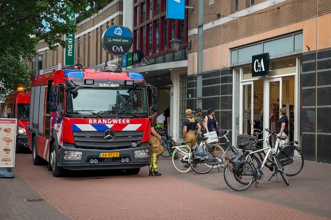 C&A in Lange Kerkstraat ontruimd