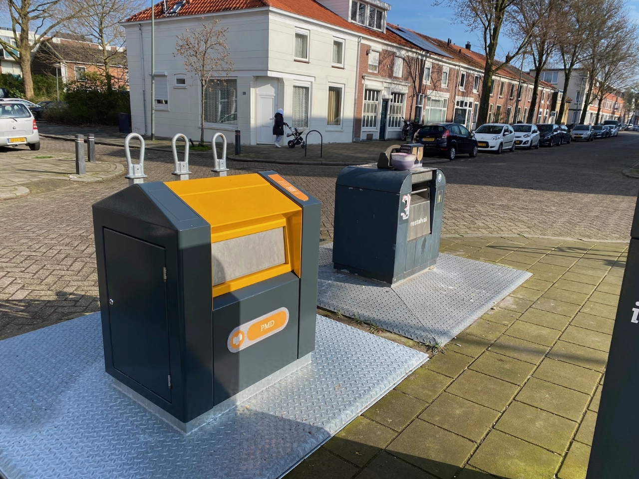 Containers voor plastic en blikjes omgebouwd voor restafval