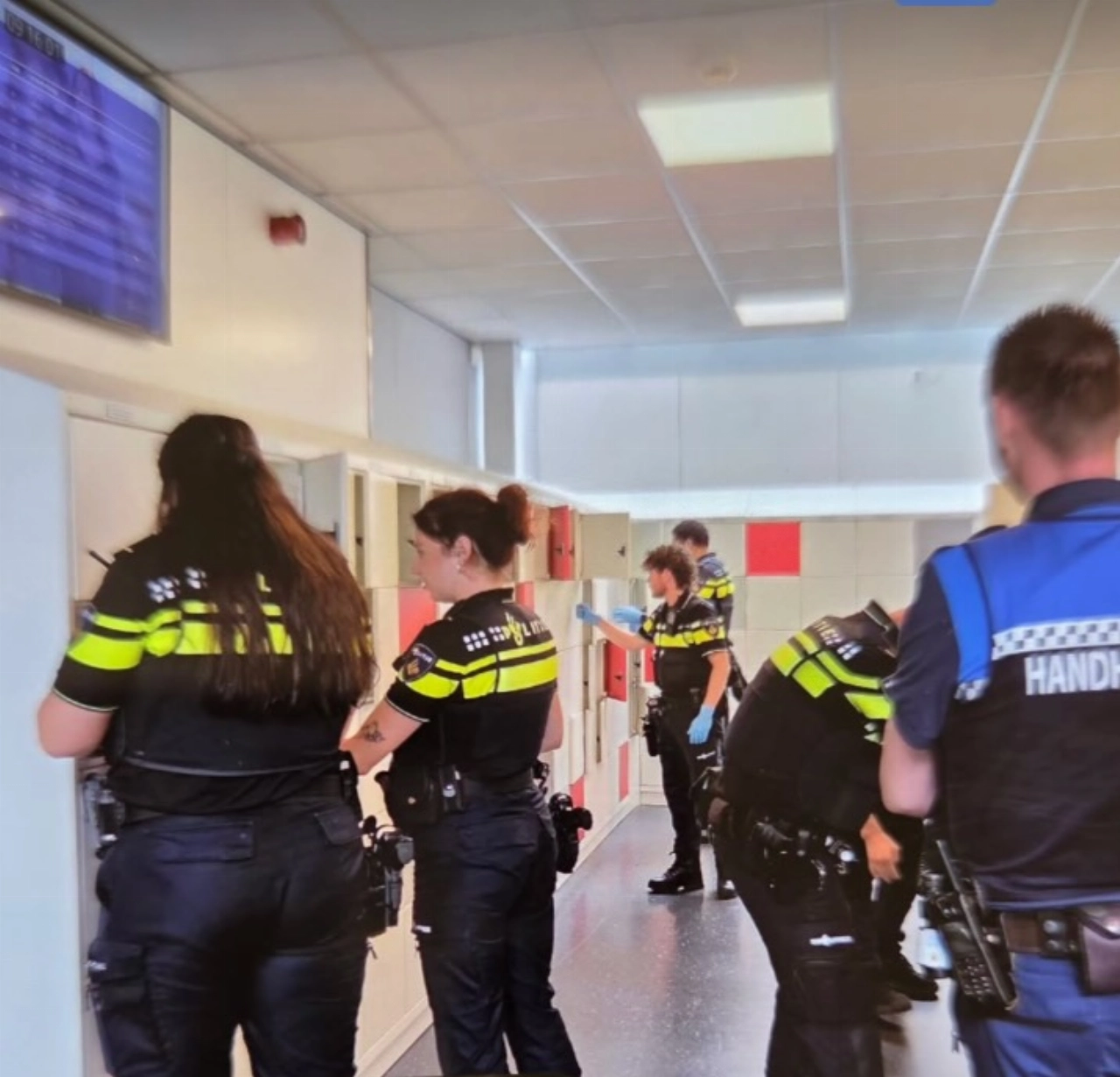 Kluisjescontrole op school