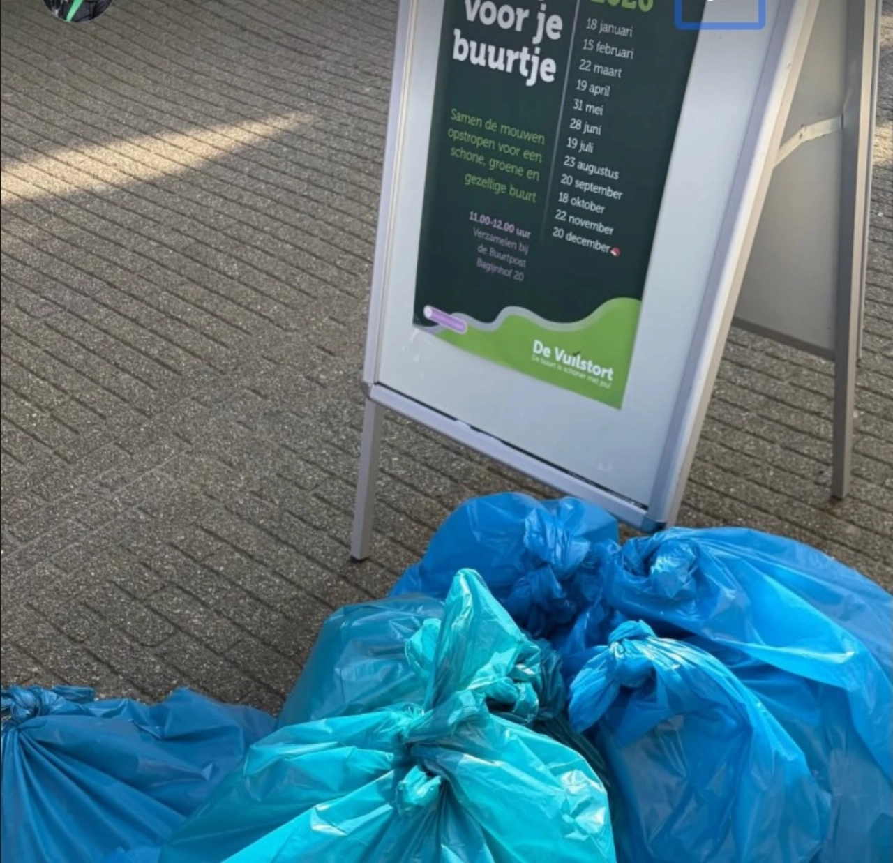 Kilo's vuil van straat gehaald