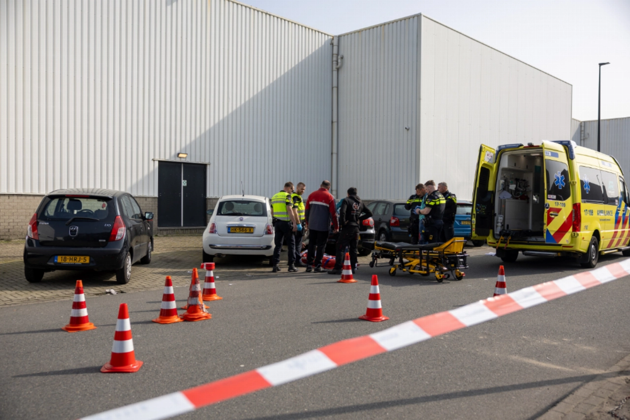 Man aangereden, chauffeur doorgereden