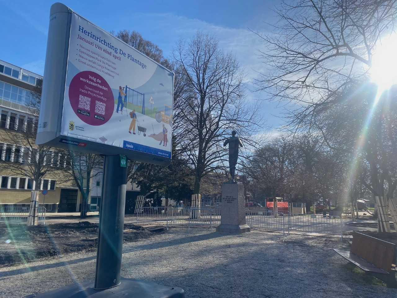 Plantage en omstreken op de schop