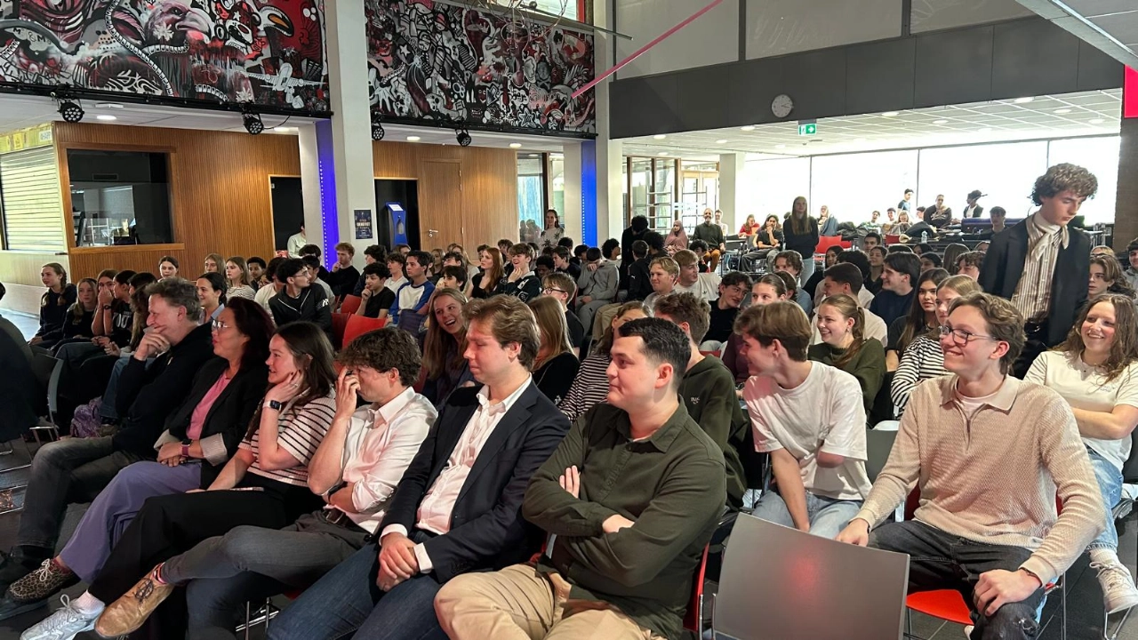 Politici zien in schooldebat gratis bijles wel zitten