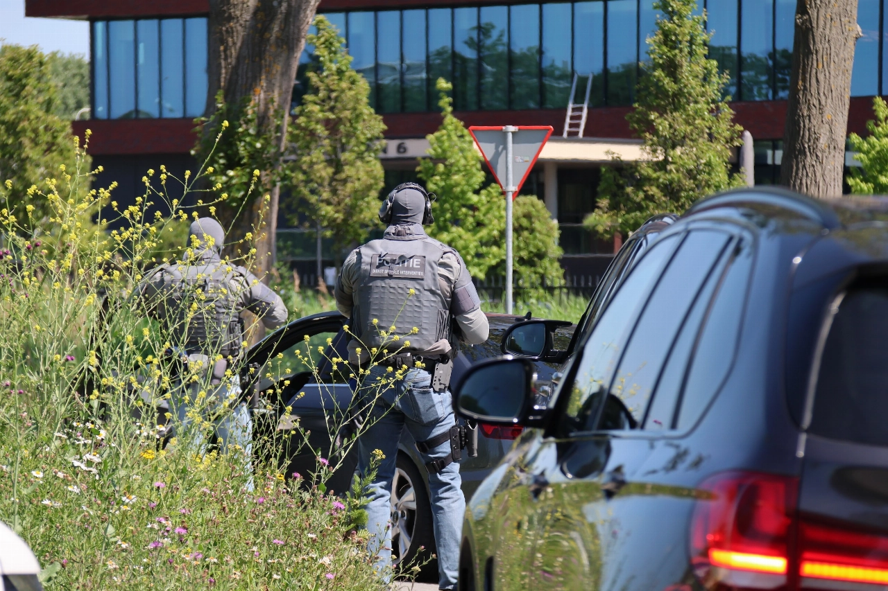 Arrestatieteam op zoek naar man