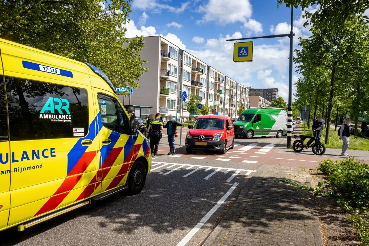 Twee meisjes op fatbike aangereden op Nieuwlandplein