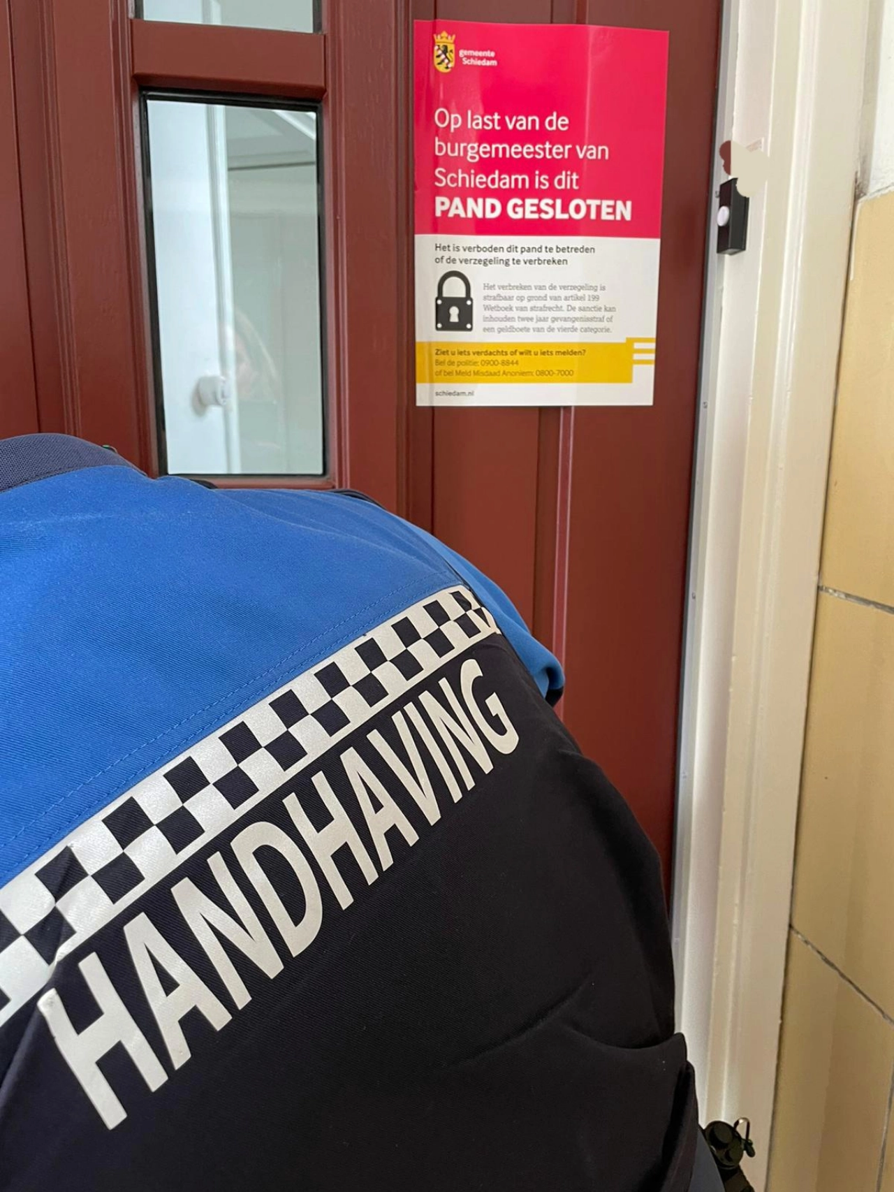 Burgemeester sluit twee huizen vanwege prostitutie