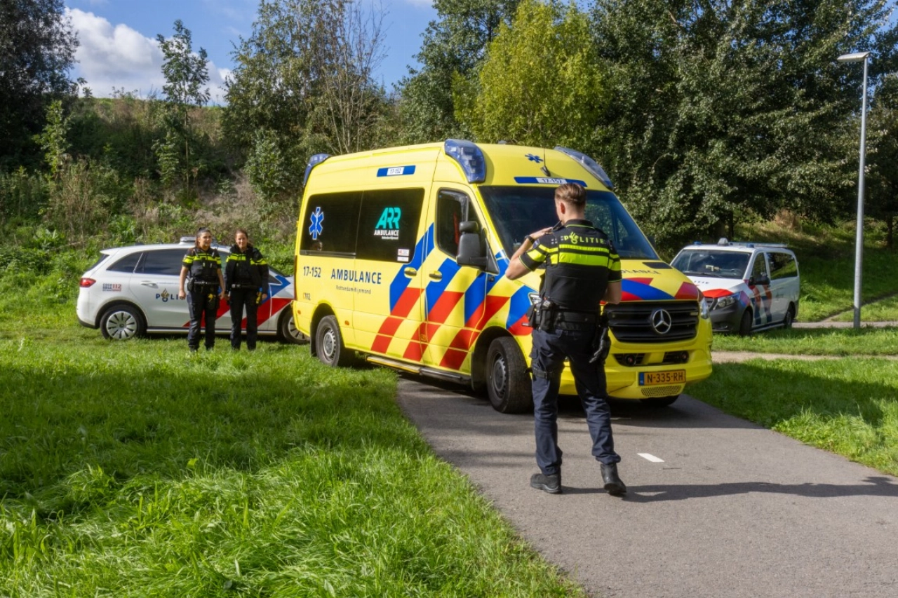 Jongetje naar ziekenhuis nadat hij in Schiedam te water raakt