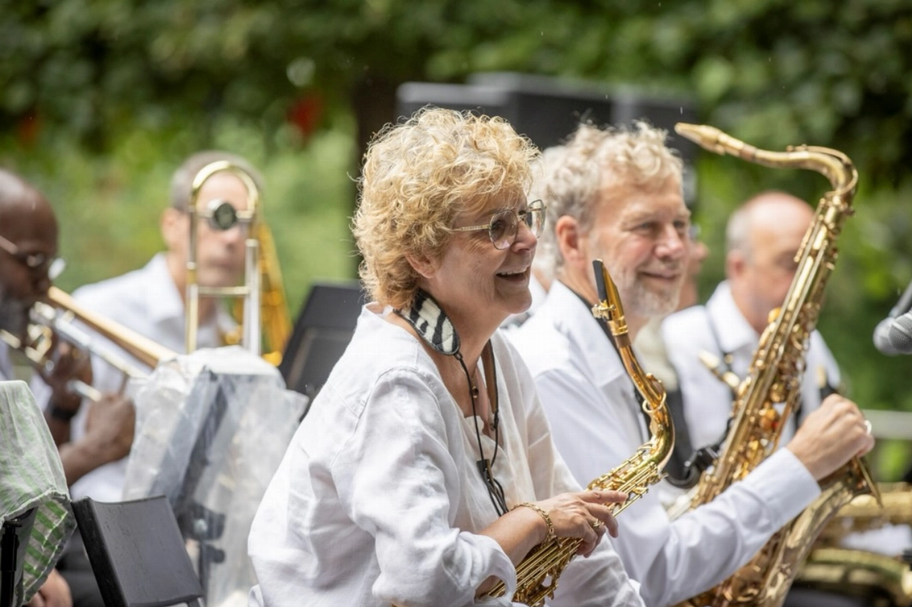 Cultuur Borrelt zondag binnen in verband met regen