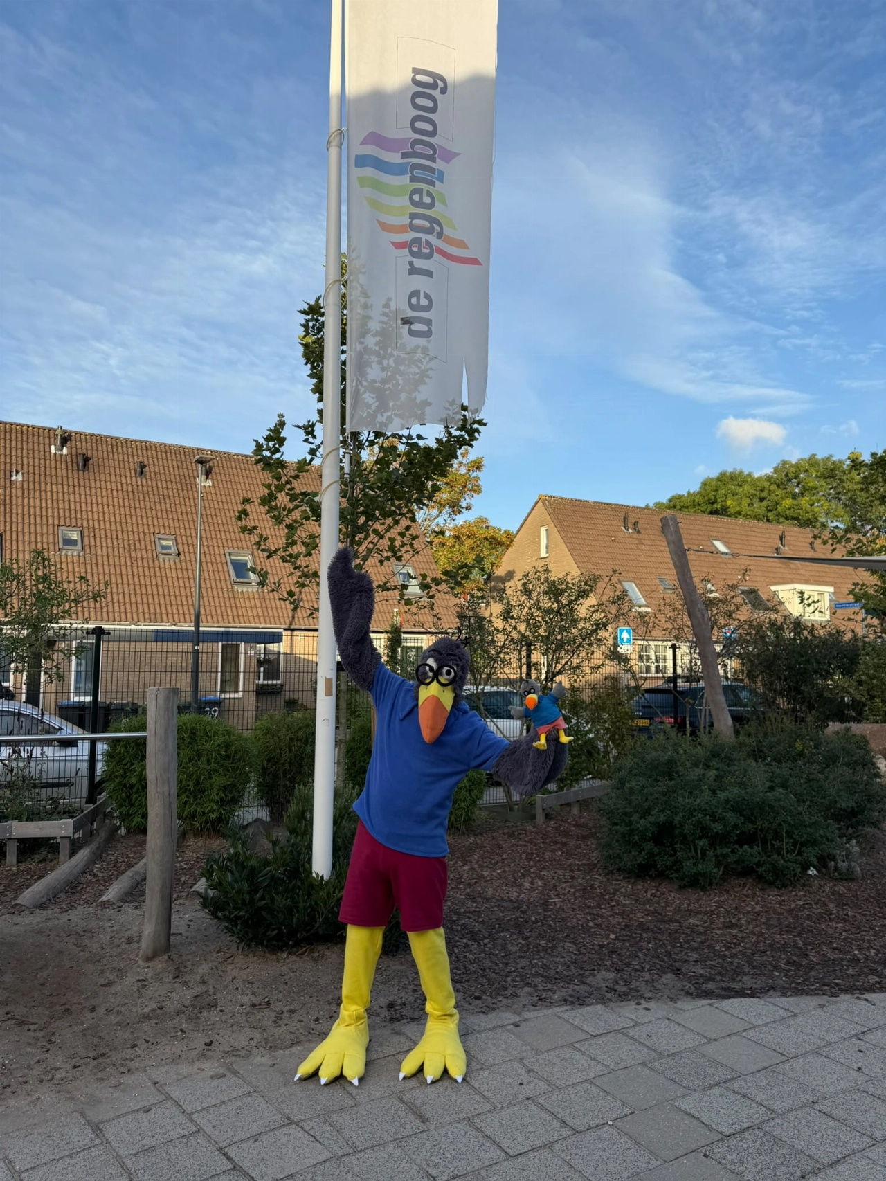 Condor landt op De Regenboog voor Week tegen Pesten