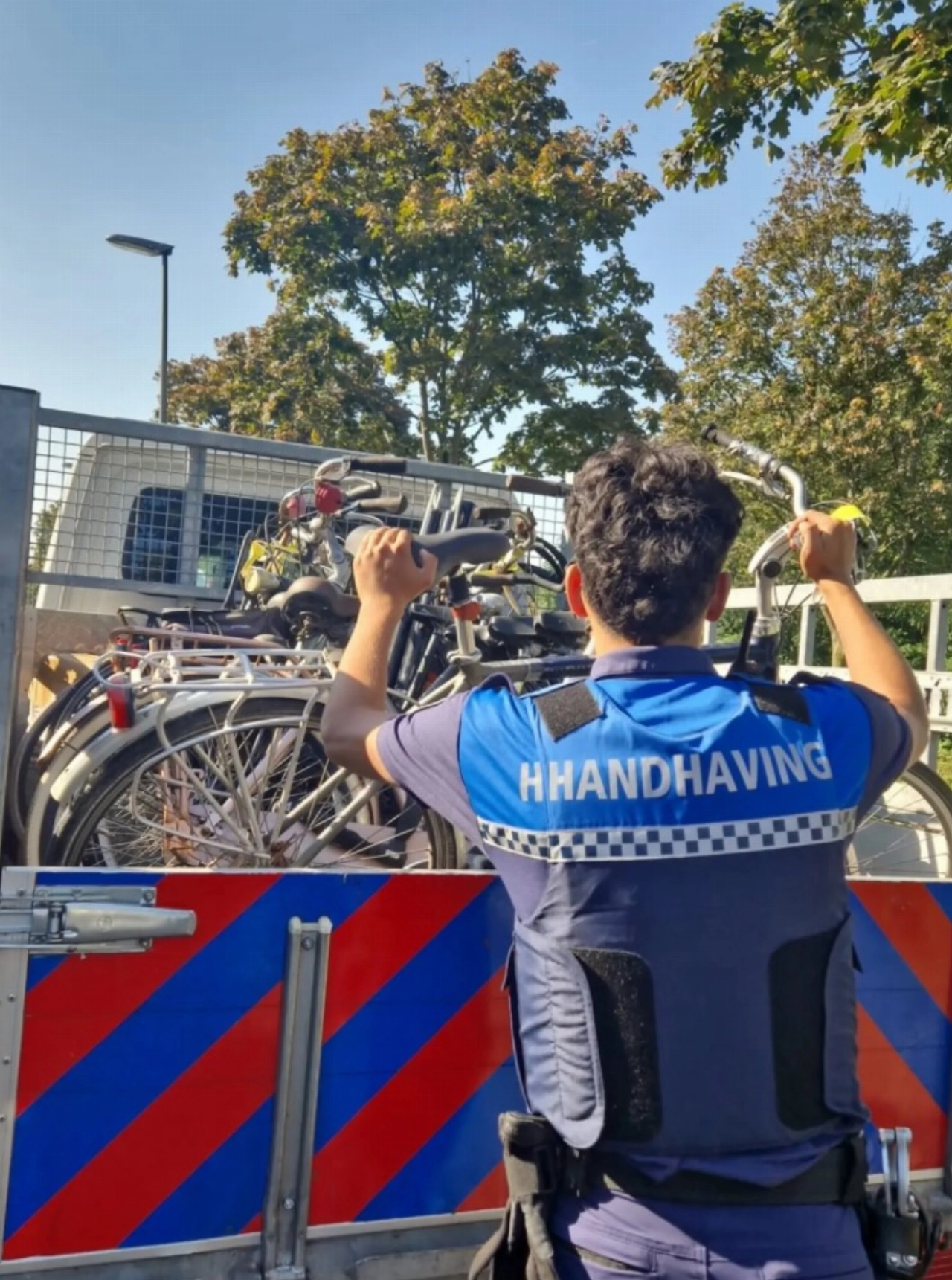 Handhaving ruimt fietsen op
