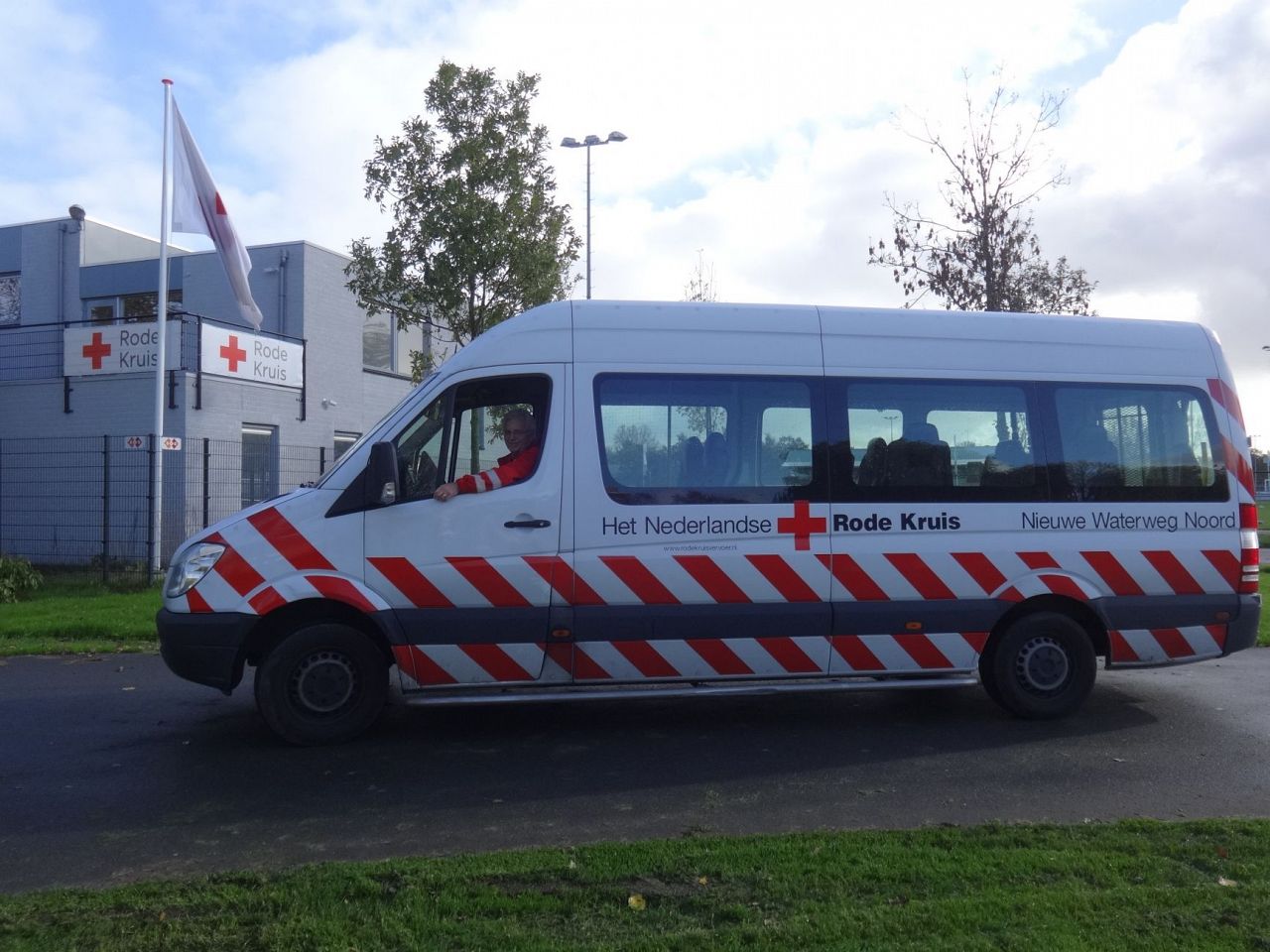 Rode Kruis zoekt chauffeurs en begeleiders