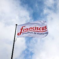 Franciscus bouwt vrouw-kindcentrum