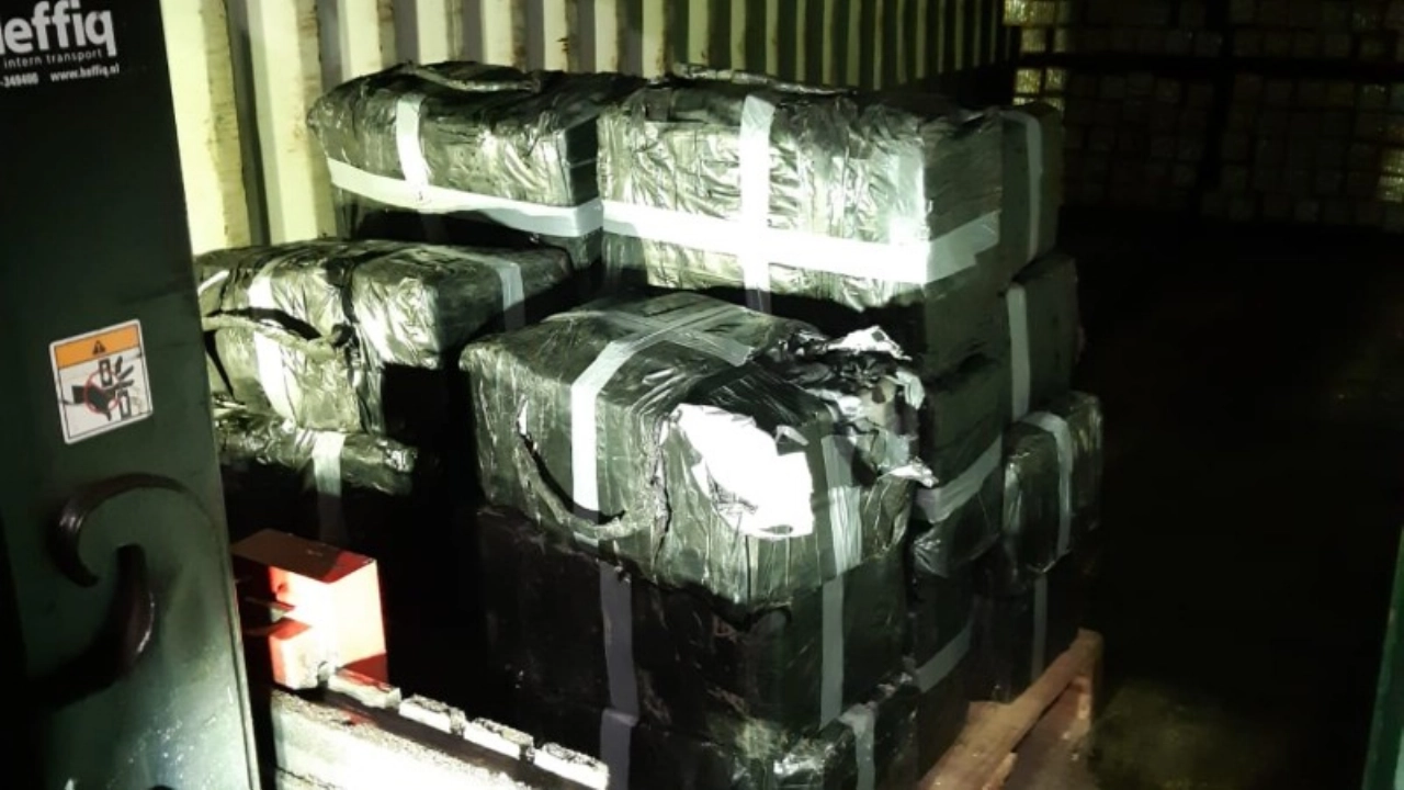 Dertig miljoen euro aan coca&iuml;ne op Roosendaals bedrijventerrein