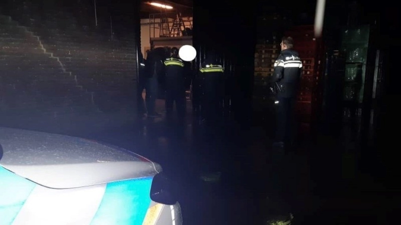 Politie beëindigt illegaal feest op Zeeuwse boerderij