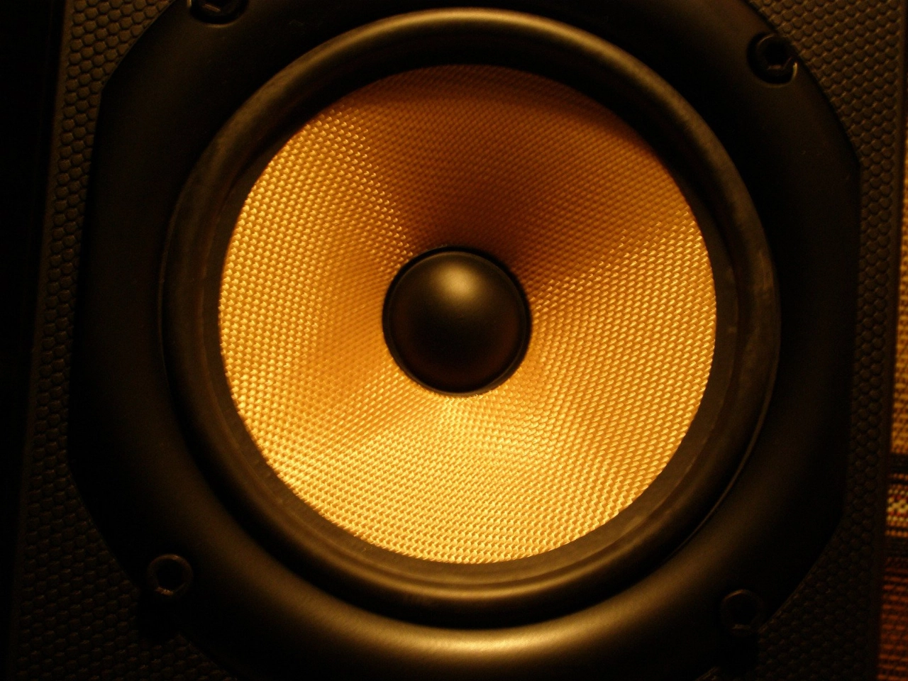 Man aangehouden om keiharde muziek in de nacht