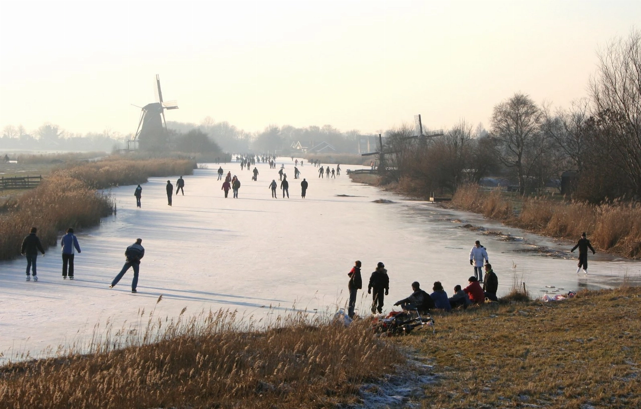 Diverse gemeenten treffen maatregelen om schaatsdrukte tegen te gaan