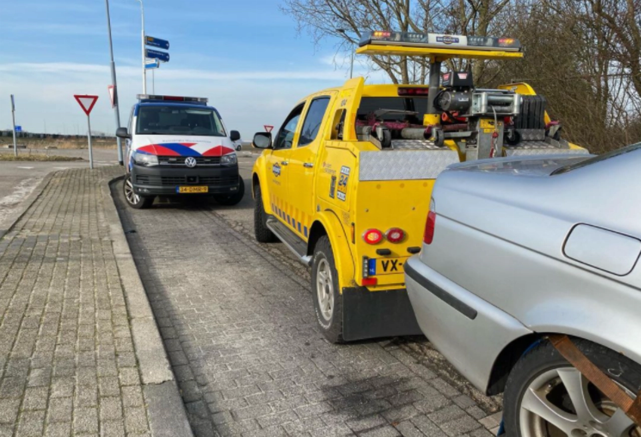 Dronken en met ingevorderd rijbewijs achter het stuur