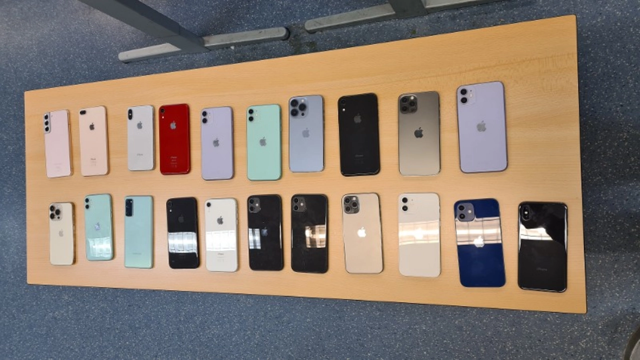 Eigenaren van mobieltjes gezocht