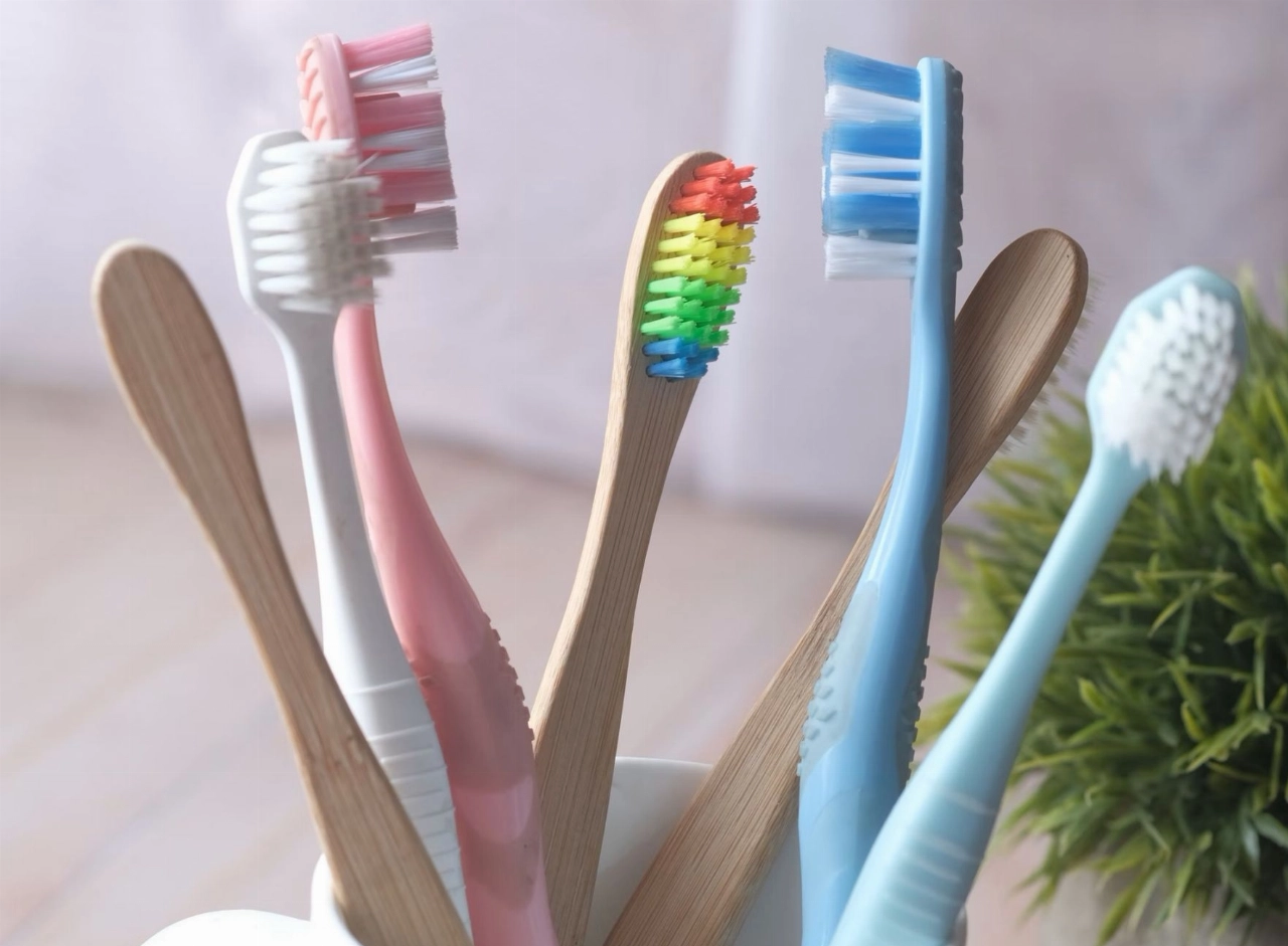 Asielzoekers op vluchtelingenboot massaal in hongerstaking