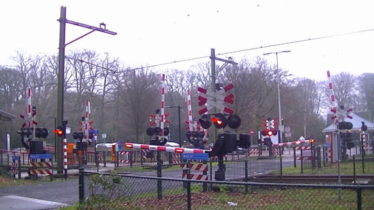 Ermelo de hele nacht wakker door rinkelende spoorbomen