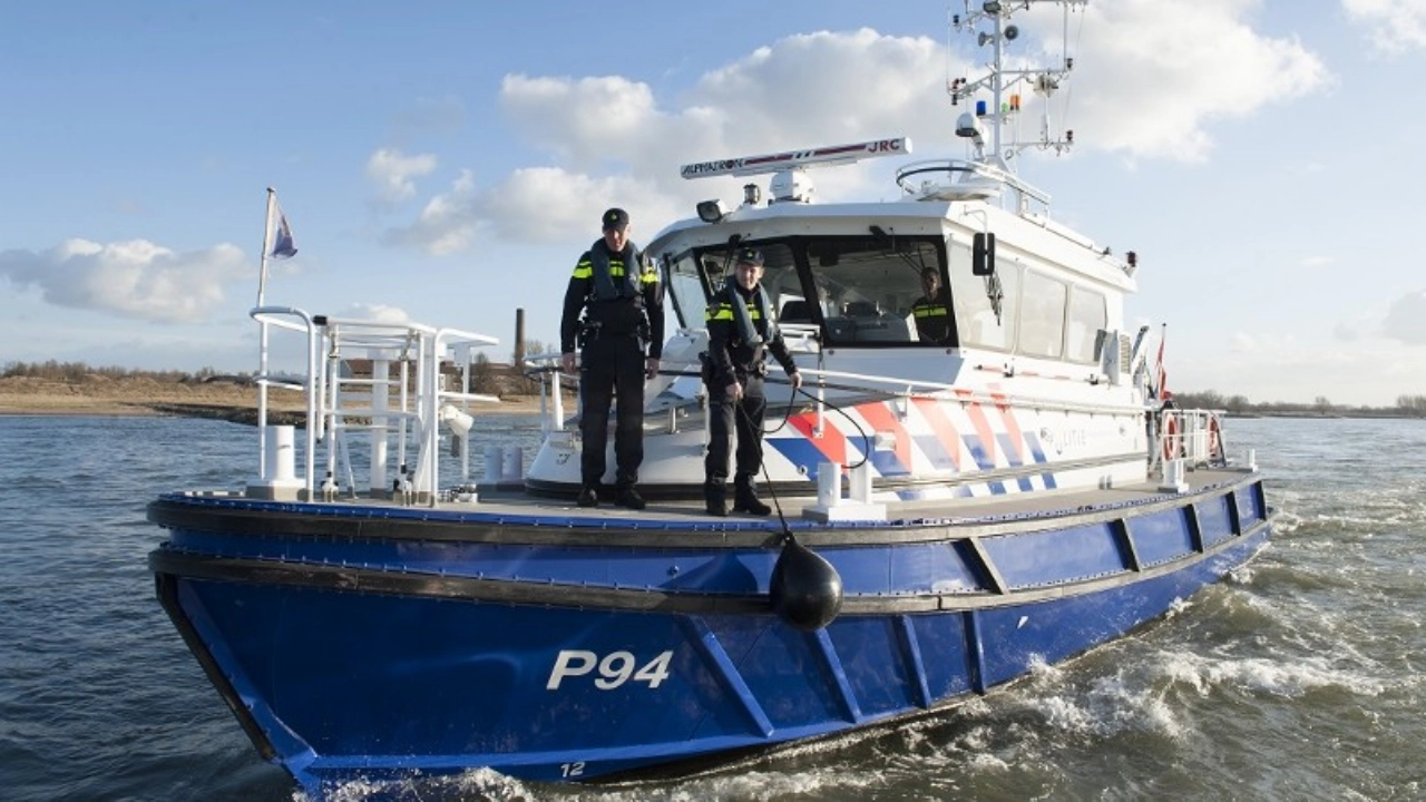 Plezierbootje overvaren door binnenvaartschip