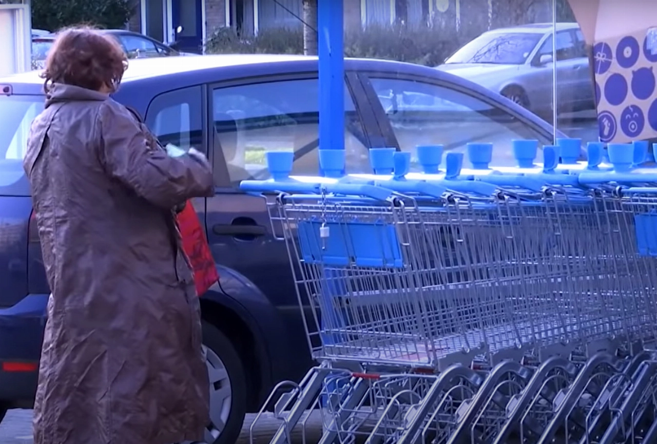 Albert Heijn stopt met muntje voor winkelwagentje