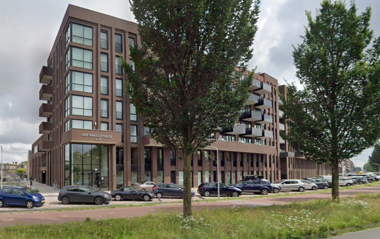 Hele gebouw ontruimd na brandend matras in lift