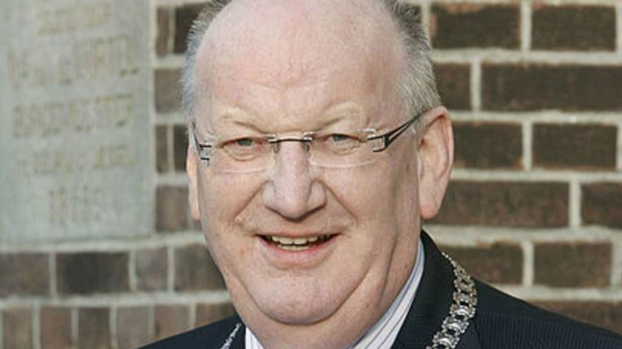 Oud-burgemeester komt om bij ernstig verkeersongeval