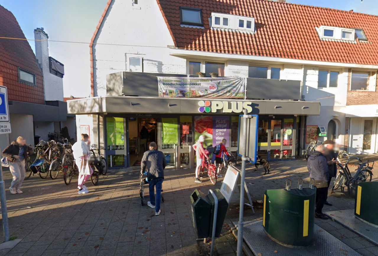 Hulpdiensten rukken massaal uit voor grote brand in supermarkt