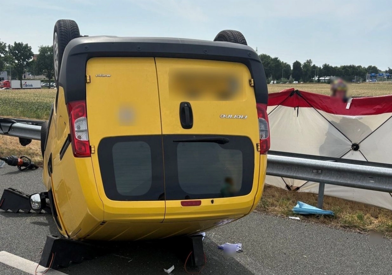 Traumahelikopter naar A2 na ernstig ongeval, enorme file