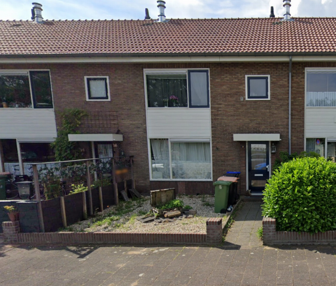 Overleden persoon gevonden in woning, politie onderzoekt toedracht
