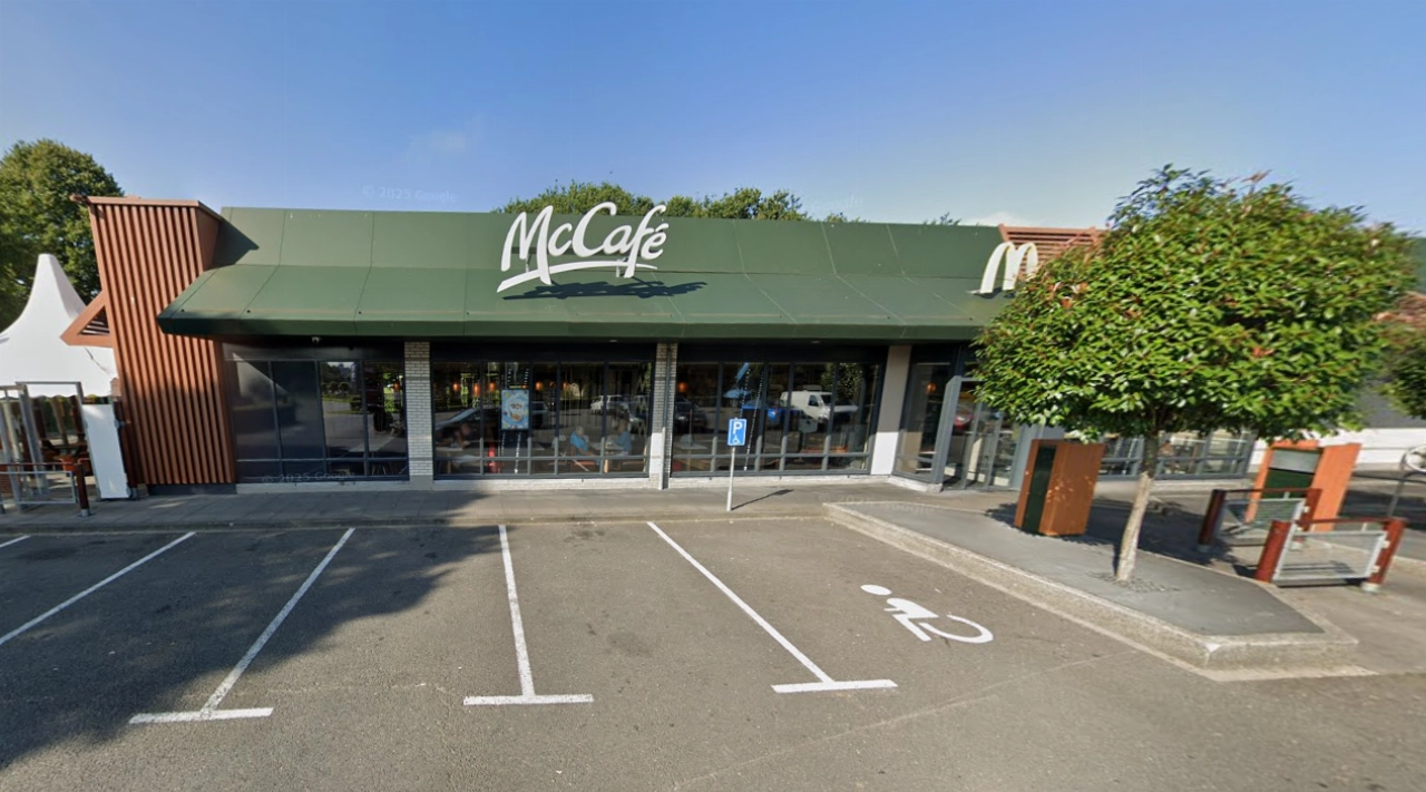 McDonalds in Emmen ontruimd na klachten bezoekers
